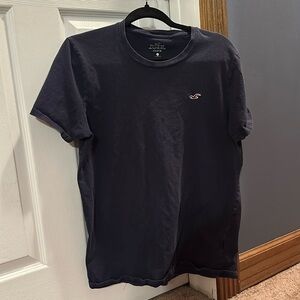Men’s hollister tshirt